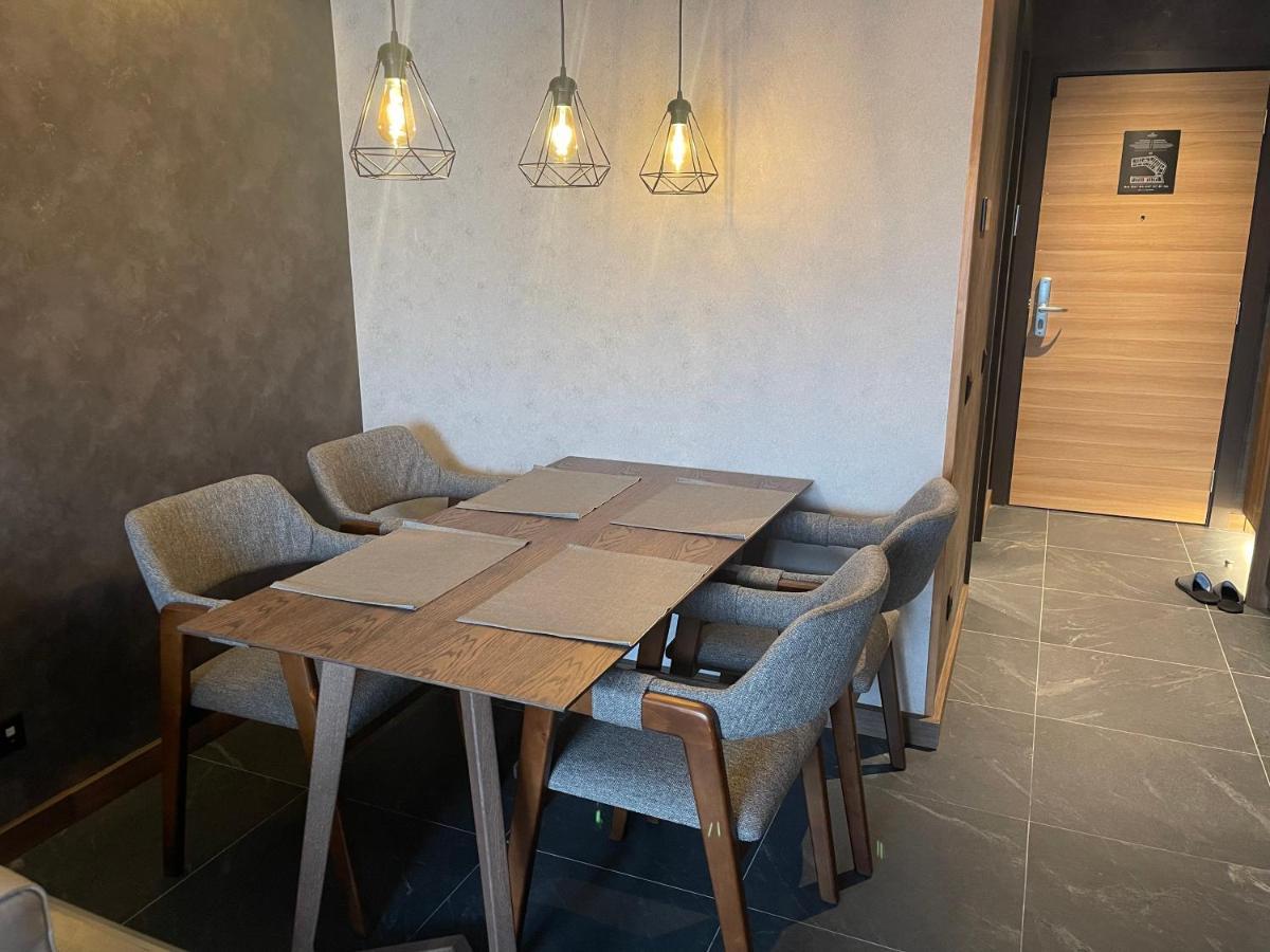 Woodside Duplex In Out With Garage Apartment Kopaonik